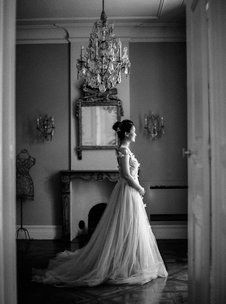 bride getting ready on a wedding at Chateau de Tourreau