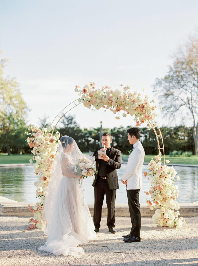wedding ceremony at Chateau de Tourreau