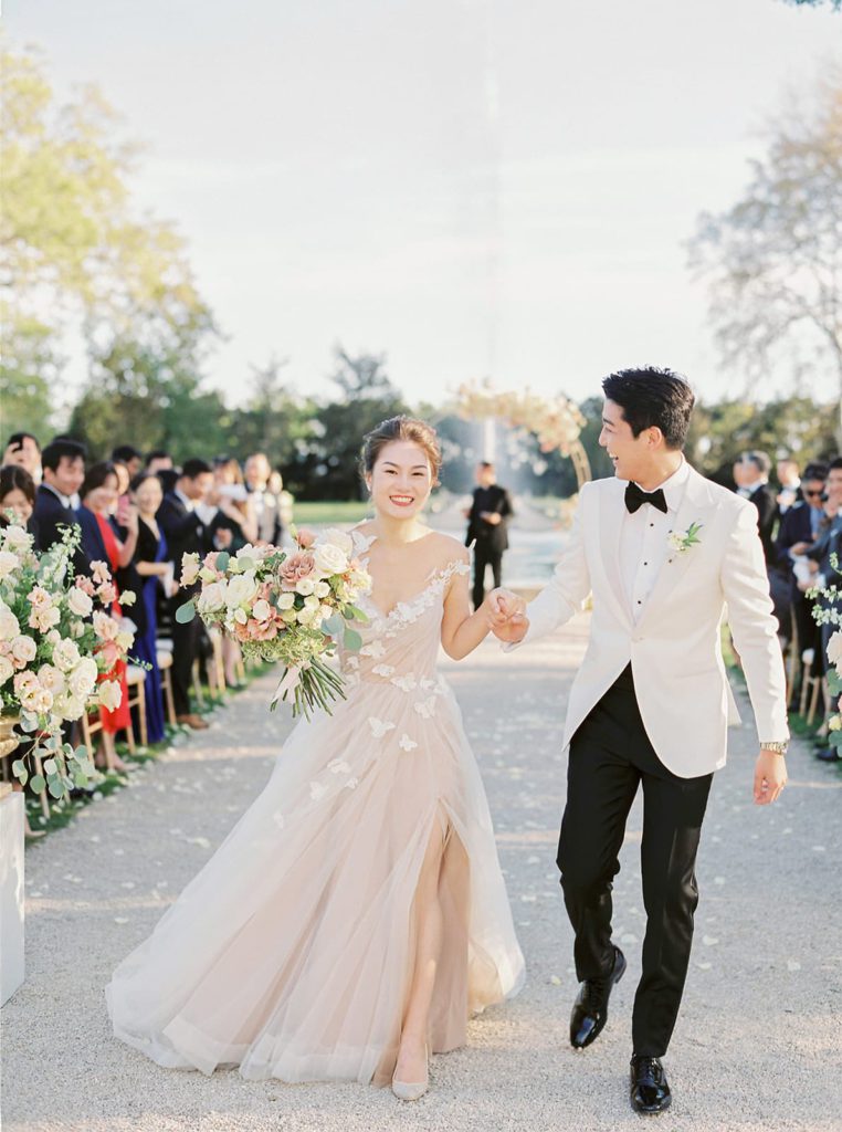 wedding ceremony at Chateau de Tourreau