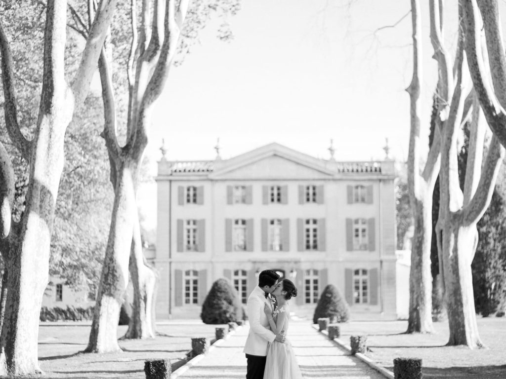 couple's photos at wedding Chateau de Tourreau