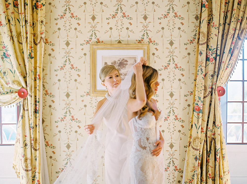 bride getting ready