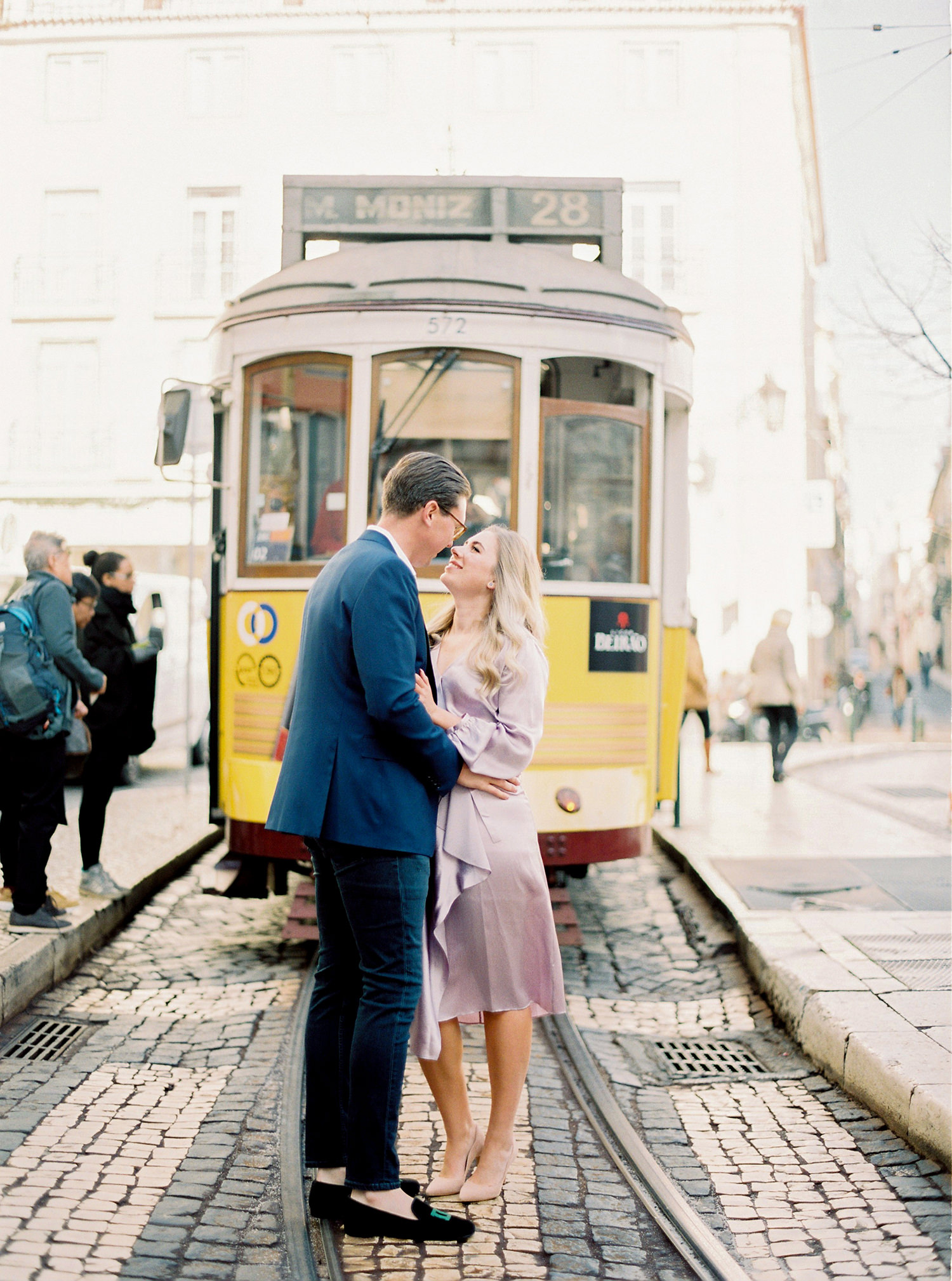 Sunrise couple session in Lisbon