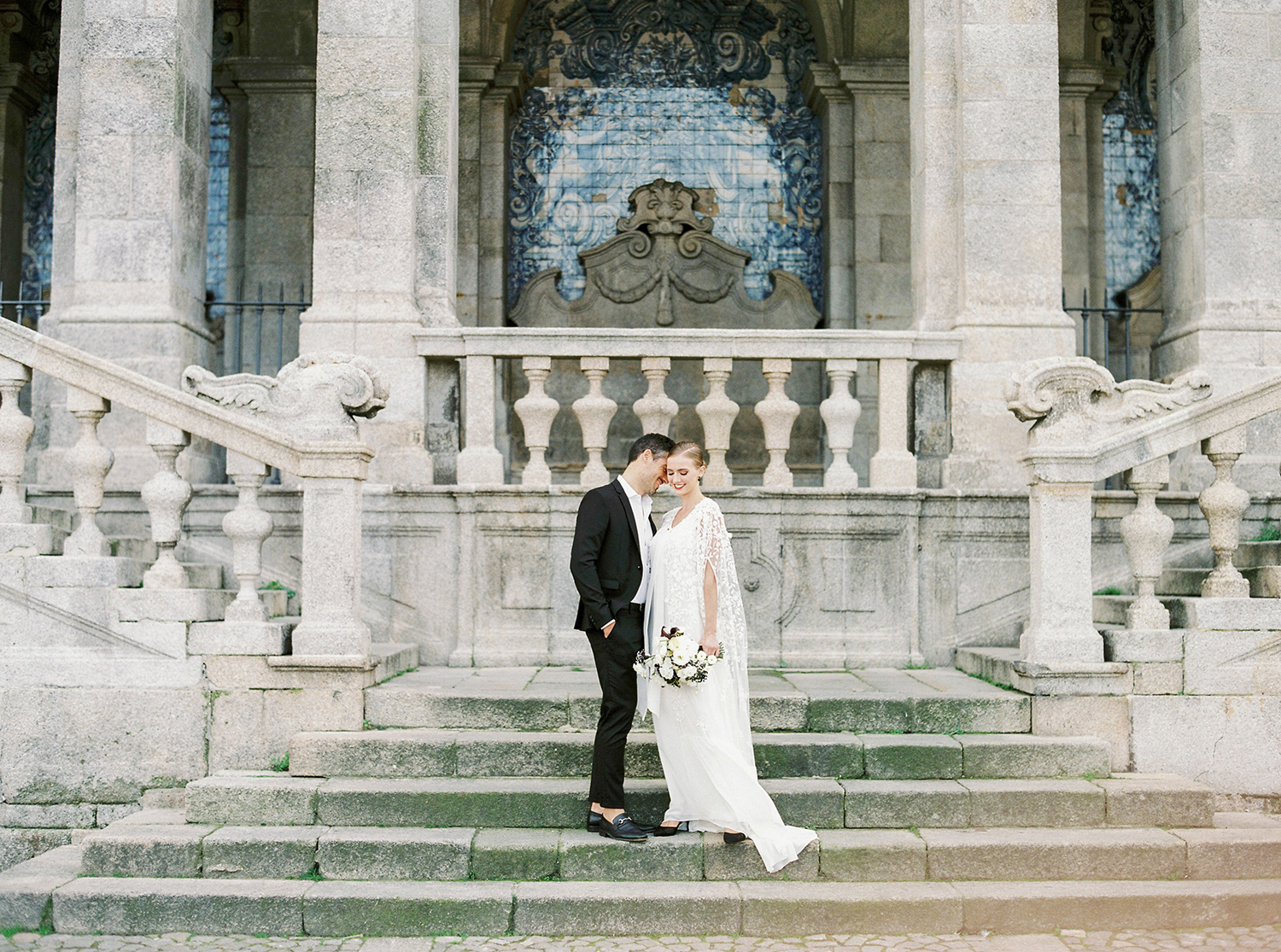 Winter elopement in the city
