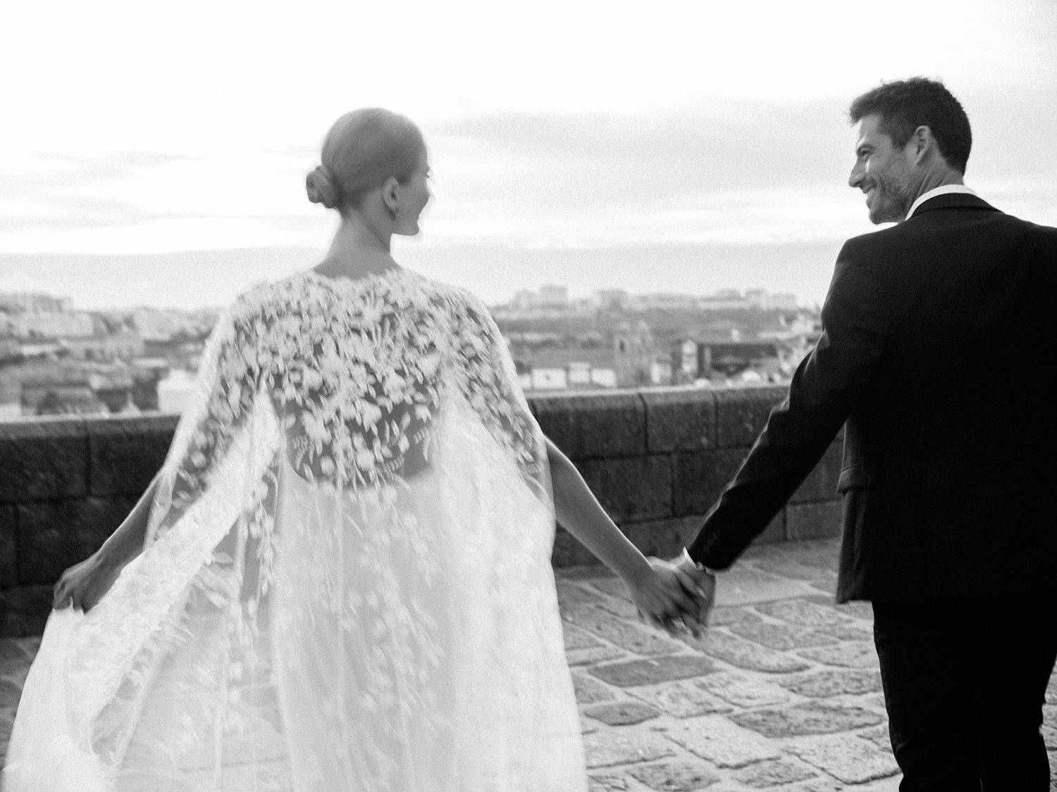 Winter elopement in the city