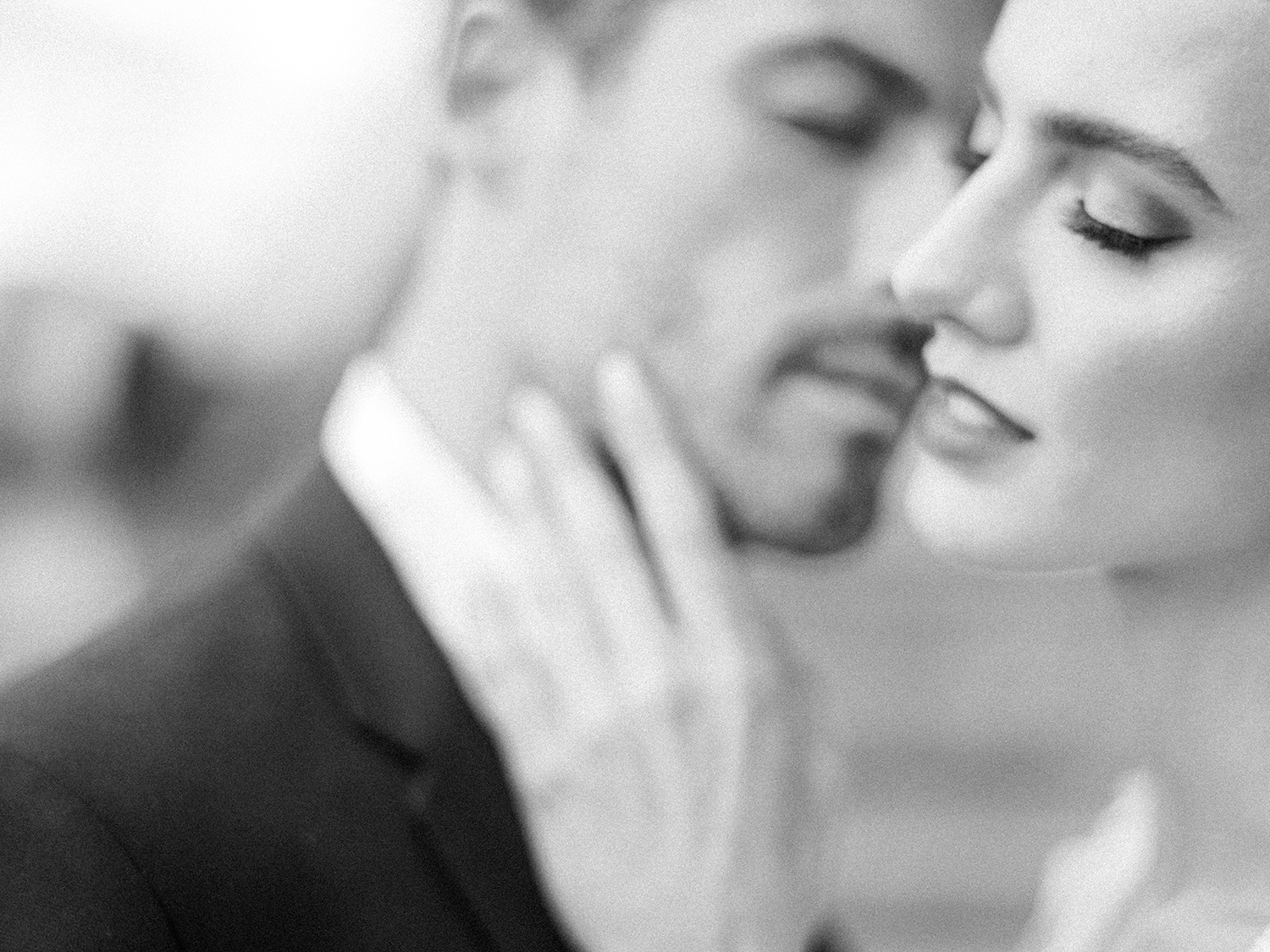 Winter elopement in the city
