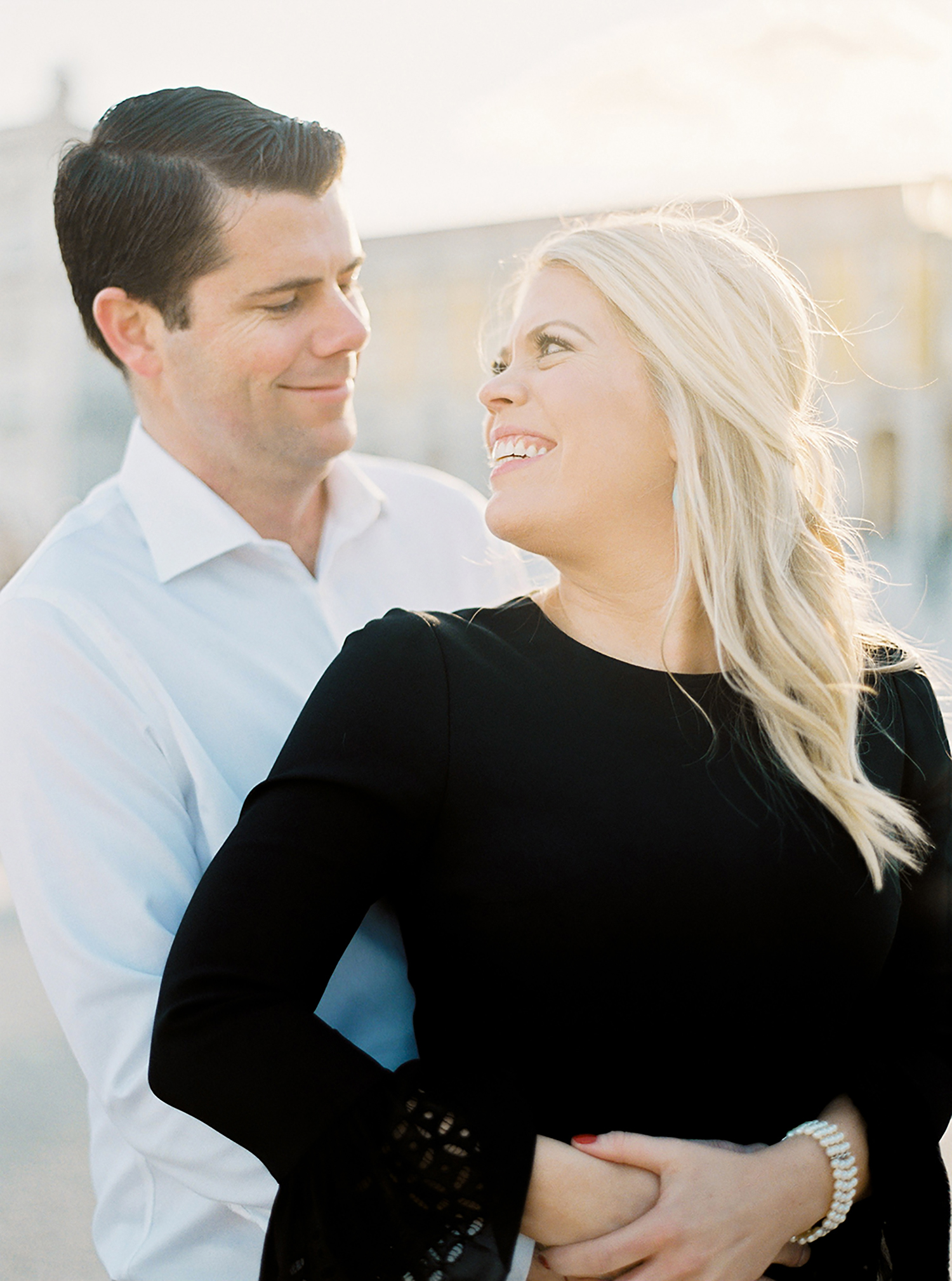Romantic engagement session in Lisbon