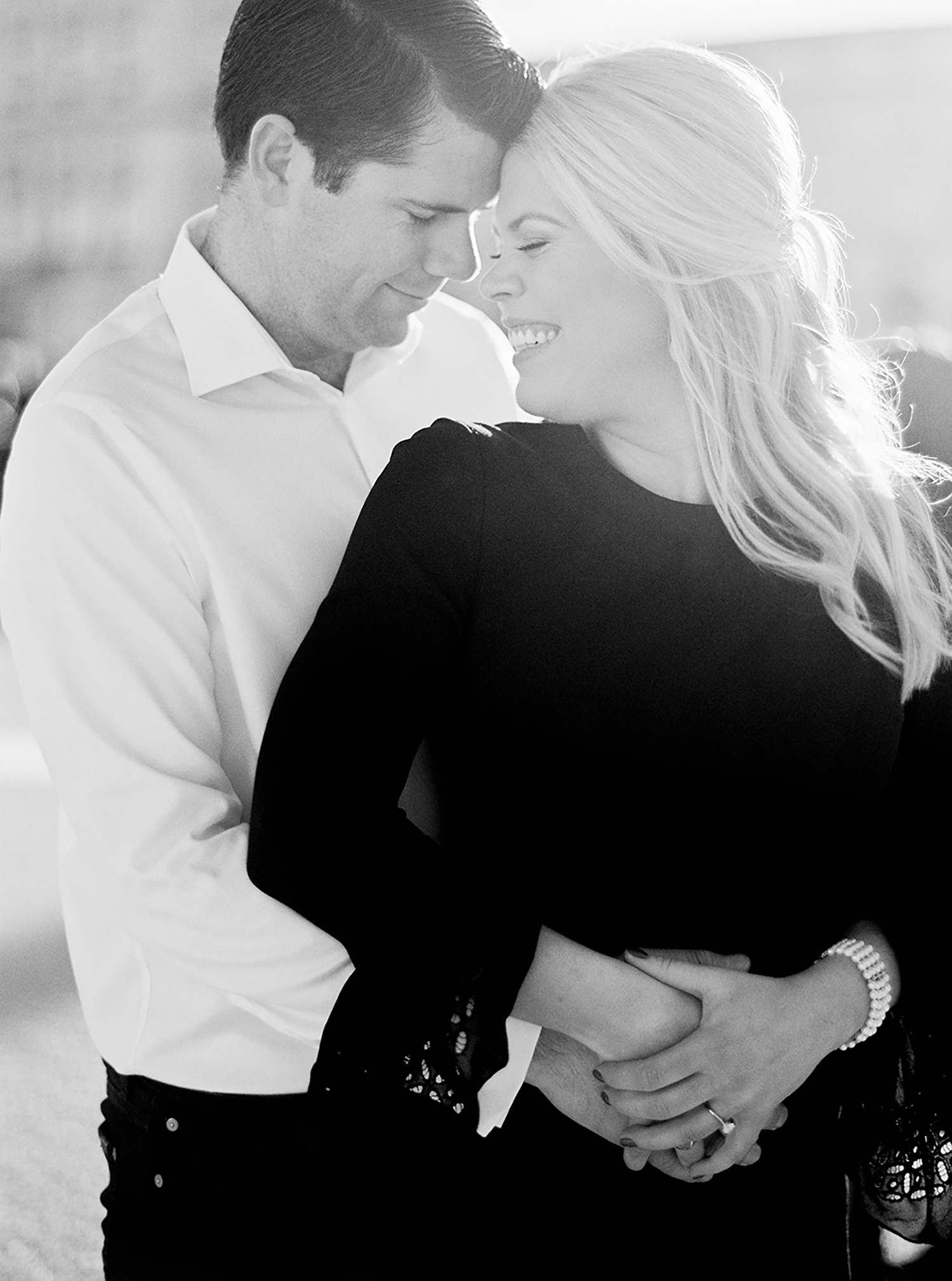Romantic engagement session in Lisbon